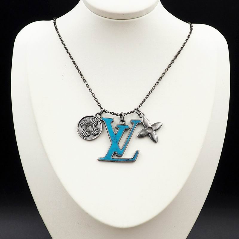 LV Necklace 03lyr651